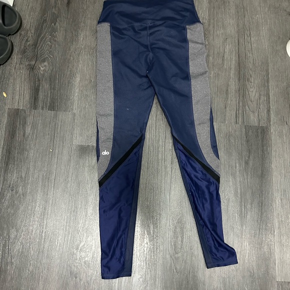 ALO Yoga Blue and Gray Leggings with Mesh Panels - Picture 2 of 5